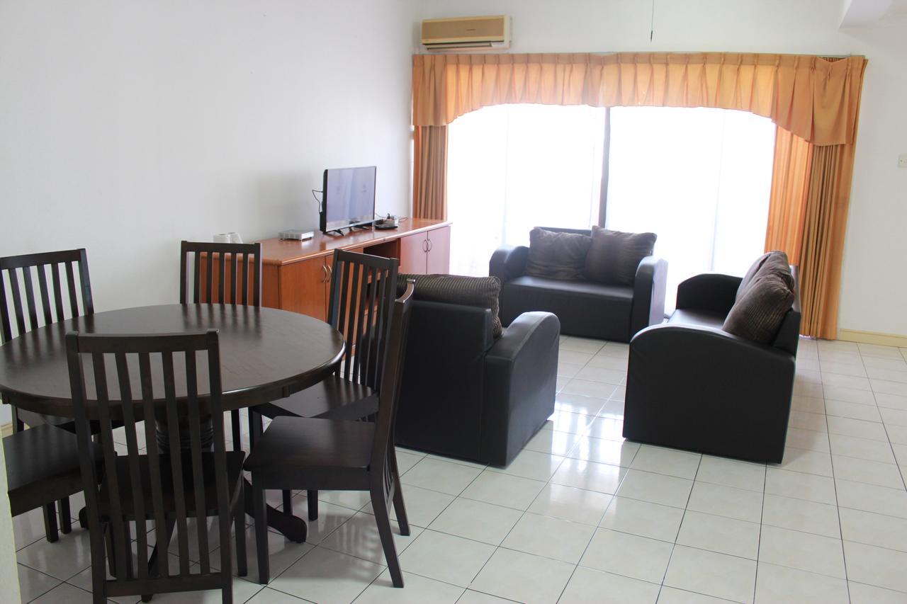 Marina Court, Kota Kinabalu, Sabah Villa Exterior photo