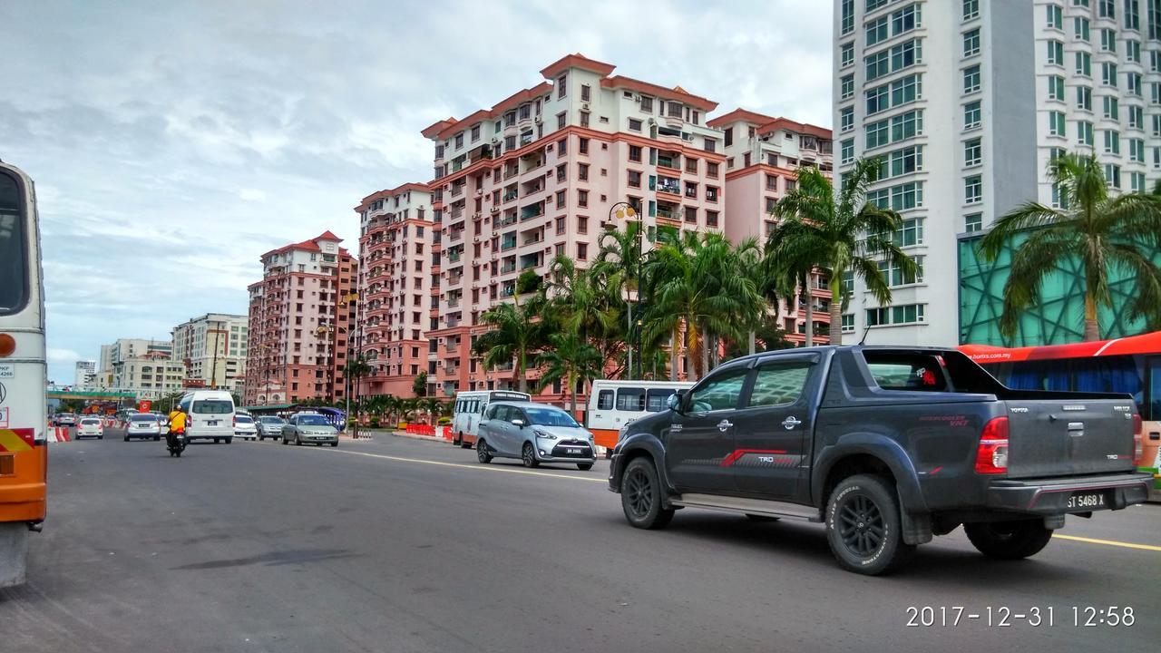 Marina Court, Kota Kinabalu, Sabah Villa Exterior photo